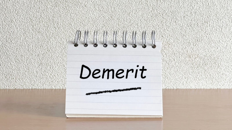 マウスピース矯正で八重歯を治すデメリットのイメージ