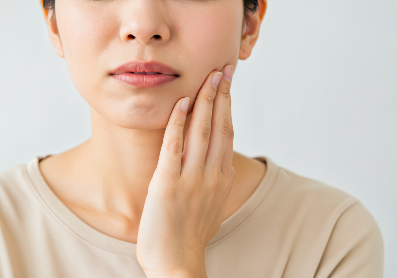 顎が小さいかもしれないと悩む女性