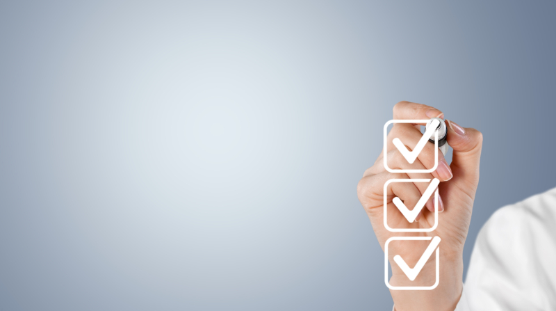 顎が小さい大人が矯正をする際の注意点を確認するイメージ