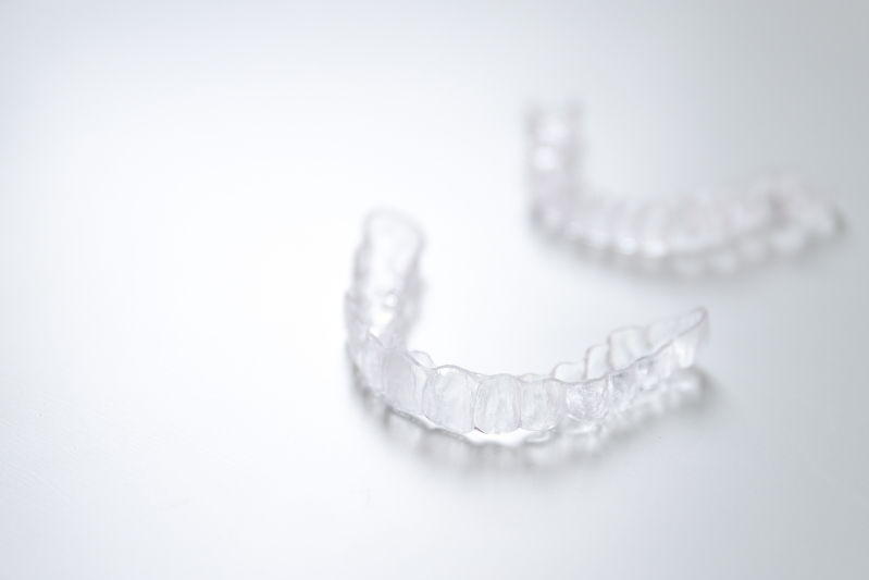歯の矯正に使用するインビザライン