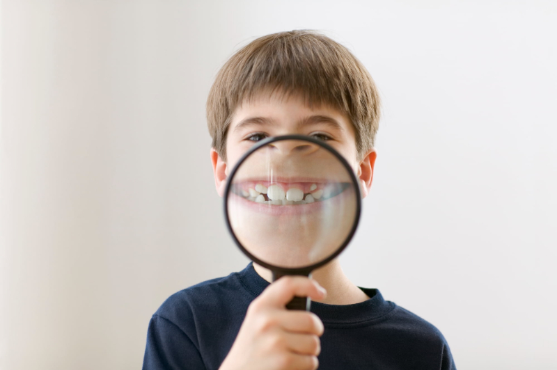 矯正を検討したほうがよい出っ歯の子ども