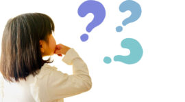 子どもの八重歯は矯正したほうがよいのか考える女の子