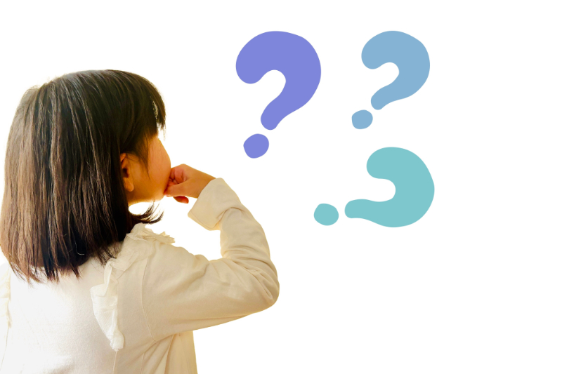 子どもの八重歯は矯正したほうがよいのか考える女の子